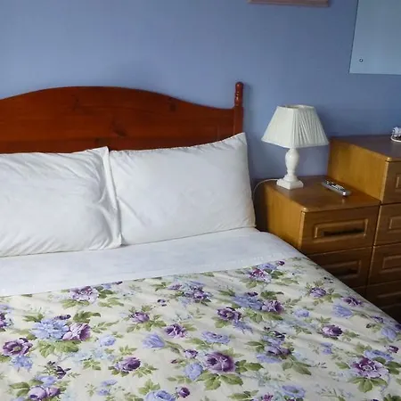 Lawndale House Bed & Breakfast