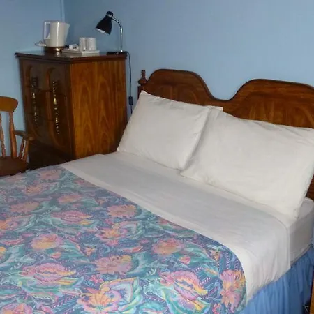Lawndale House 3*