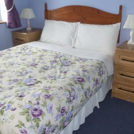 Lawndale House Bed & Breakfast